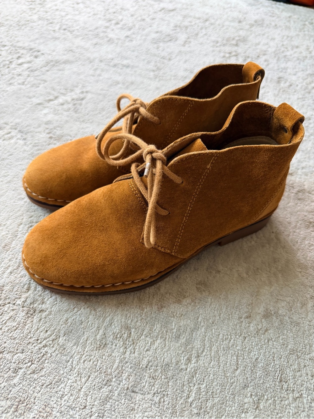 Hush Puppies Cyra Catelyn Suede Chukka Boots Tan NWOB Size 6